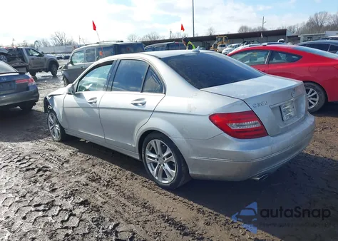 2013 Mercedes-Benz C 300 Luxury 4Matic from USA, damaged, VIN WDDGF8AB8DA821820